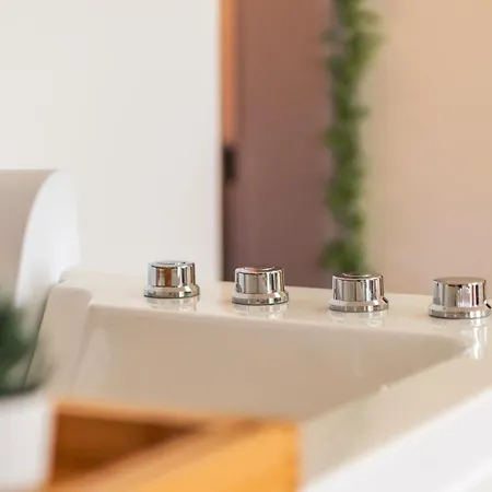 Διαμέρισμα La Petite Jungle Romantique - Balneo Et Detente *