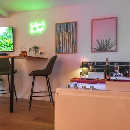 La Petite Jungle Romantique - Balneo Et Detente *