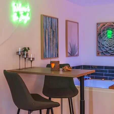 Appartement La Petite Jungle Romantique - Balneo Et Detente *