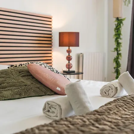 La Petite Jungle Romantique - Balneo Et Detente Apartment *